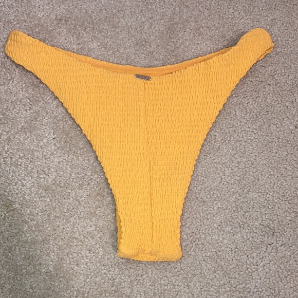 Hollister Yellow Bikini Bottom - Picture 2 of 4